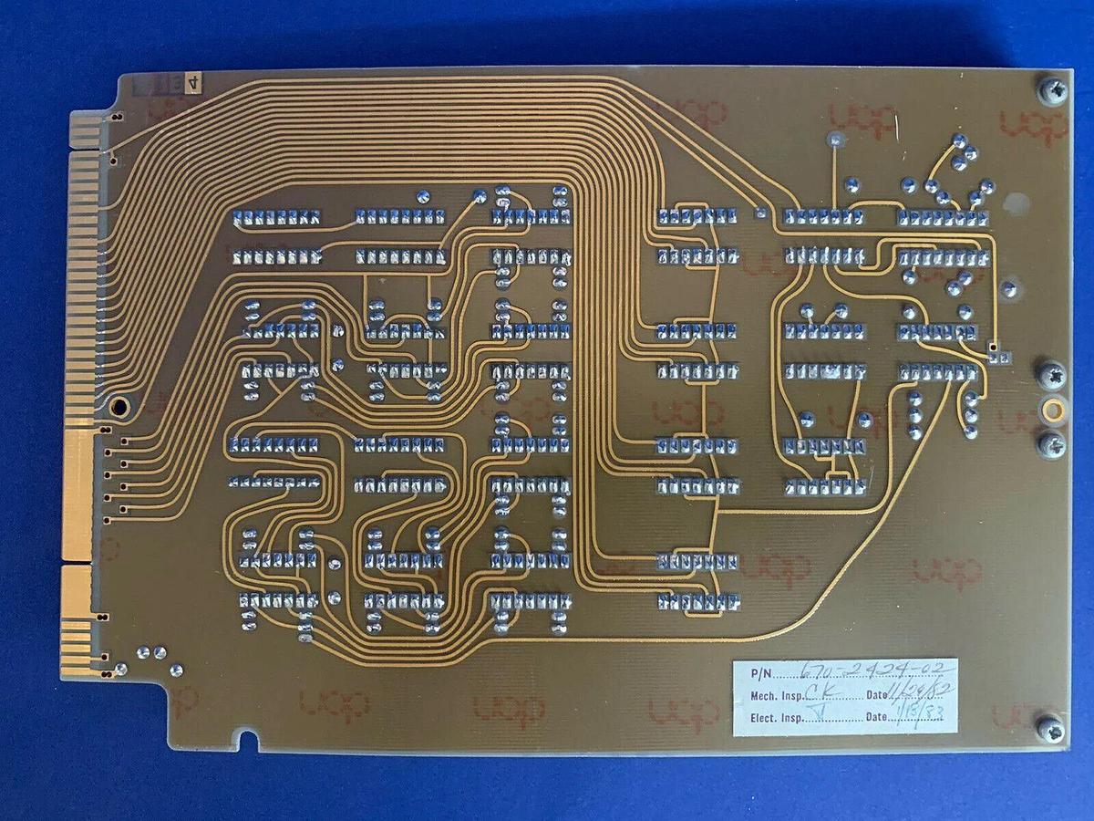 Used Tektronix 670-2424-02 R1340-1803 DATA Link P11, Used