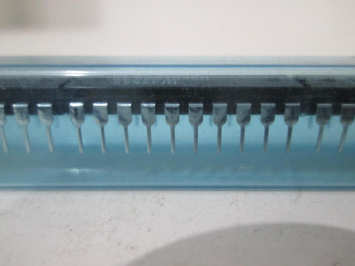 AMD, DP8304BN, Integrated Circuit, New, Lot of 18