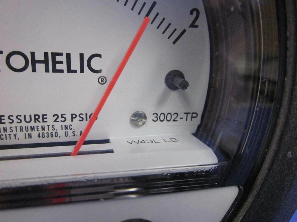Used Dwyer 3002-TP Photohelic Pressurer Switch/Gage, 0-2.0" of Water