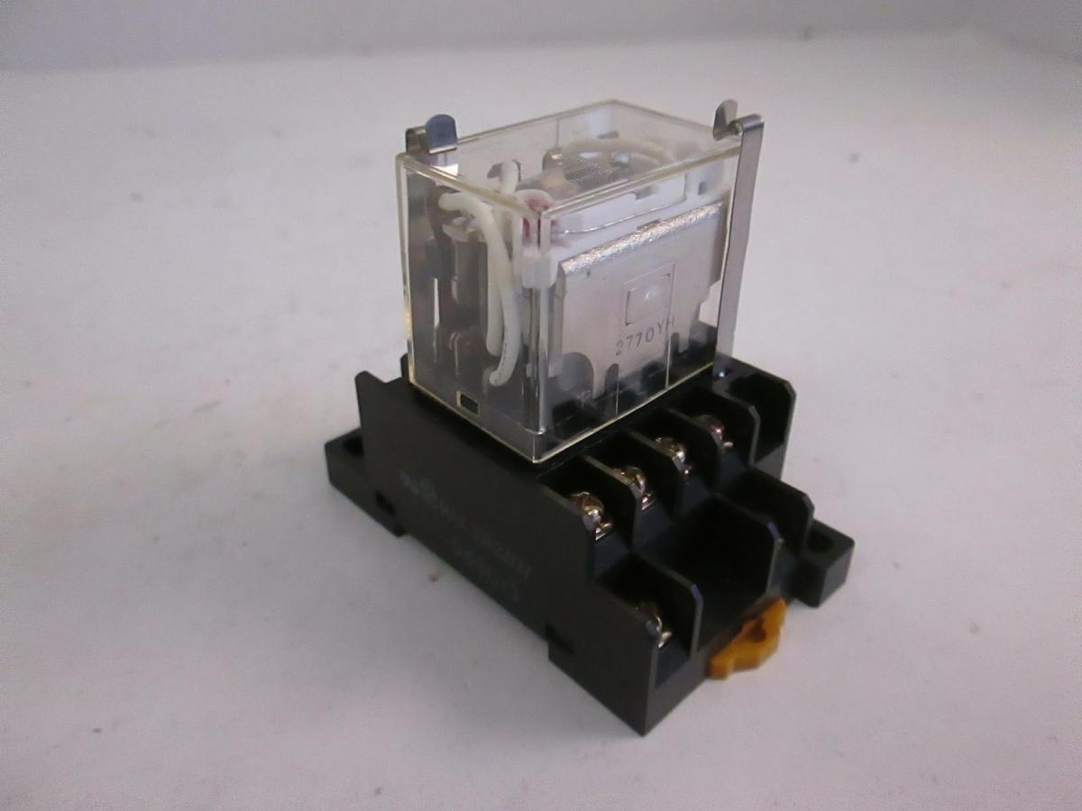 Used Omron Relay LY4N 100/110 VAC w/ Base