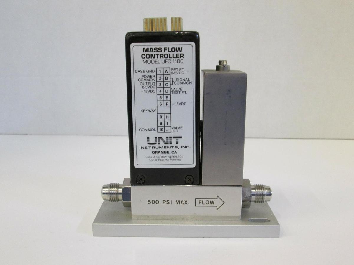 Used Unit UFC-1100 Mass Flow Controller MFC, O2, 1000 SCCM, 1/4" Male