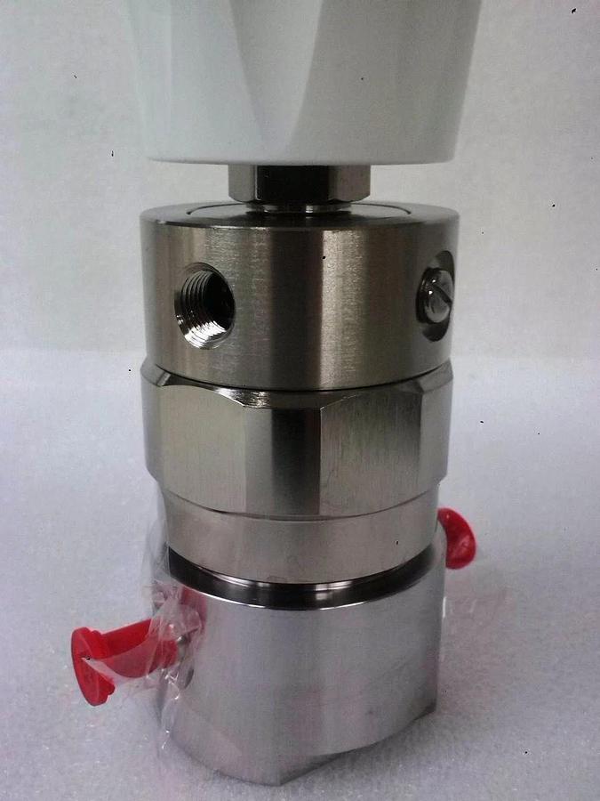 Tescom 74-2460K9420-018 1/4" stub Ultra High Purity Positive Seal Regulator, NIB