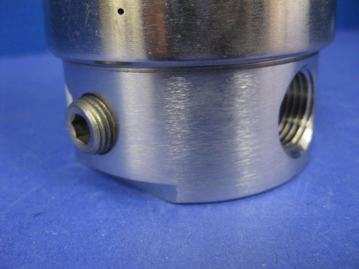 Used Veriflo HFR901S4PBV14 High Flow Pressure Regulator, 4 Ports 1/4" pipe thread