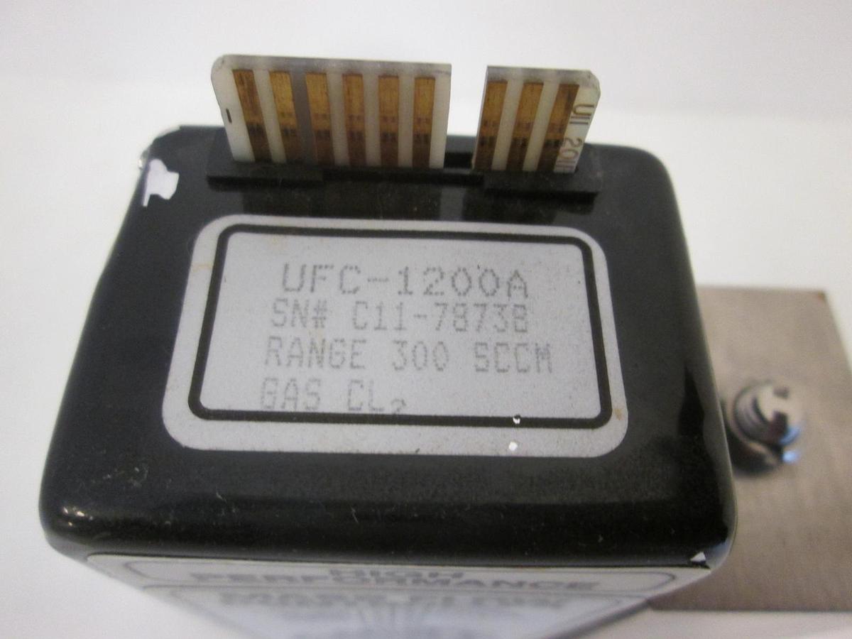 Used Unit Instruments, UFC-1200A, Mass Flow Controller, 300 SCCM, CL2, Used