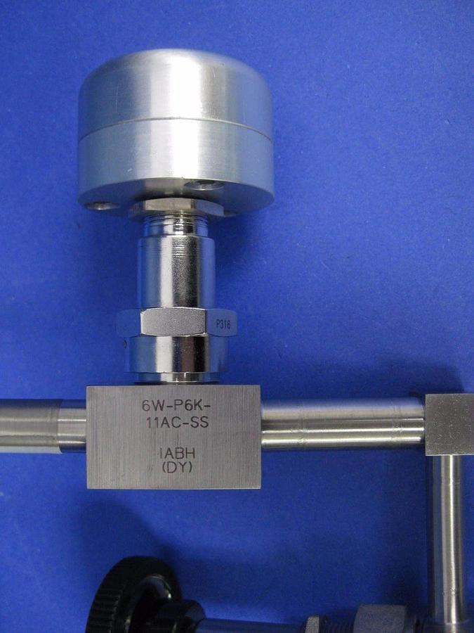 Valve Assembly w/ Parker 6W-P6K-11AC-SS and Swagelok SS-4BRG-TW, New