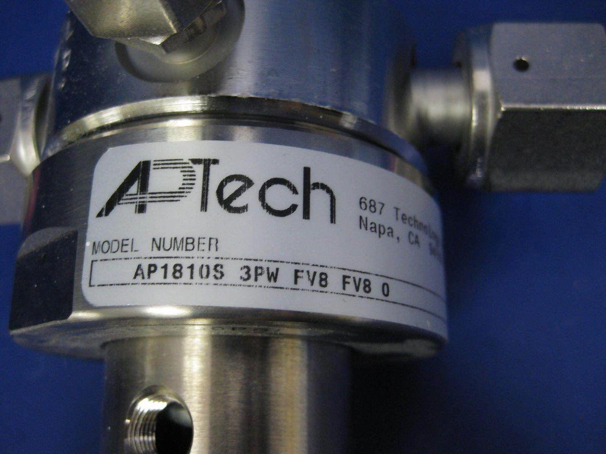 Used Aptech Regulator AP1810S 3PW FV8 FV8 w/ 0-200 psi Gauge, 1/2" FVCR Refrb