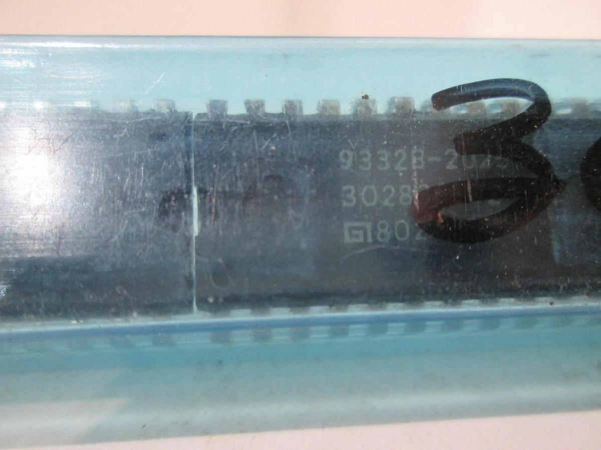 Used 9332B-2025, 302836-02, Integrated Circuit, Used, Lot of 15