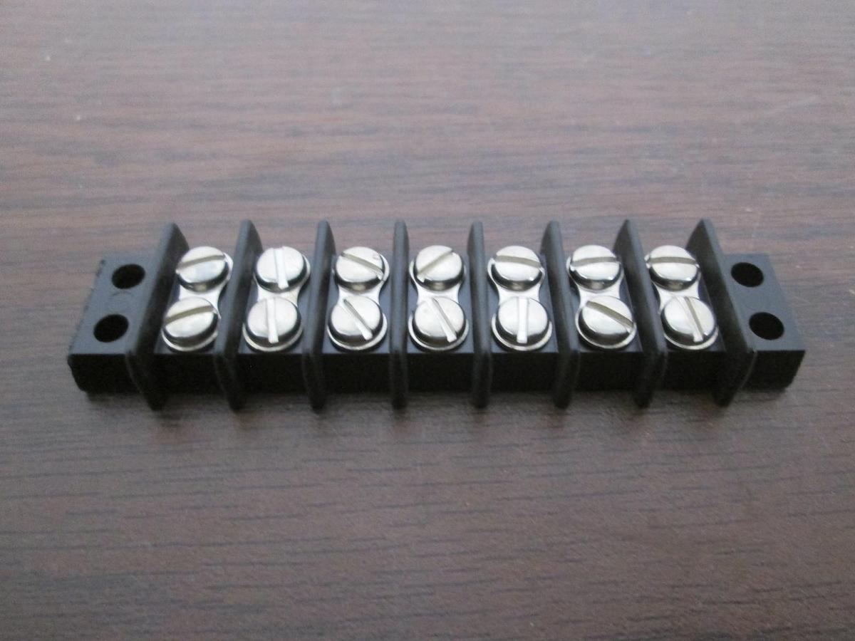Used Cinch, 7 Position Terminal Block, Used
