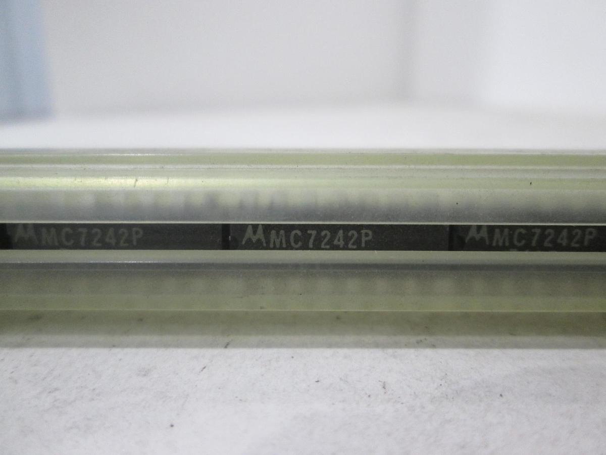 Motorola, MC7242P, Integrated Circuit, New, Lot of 25