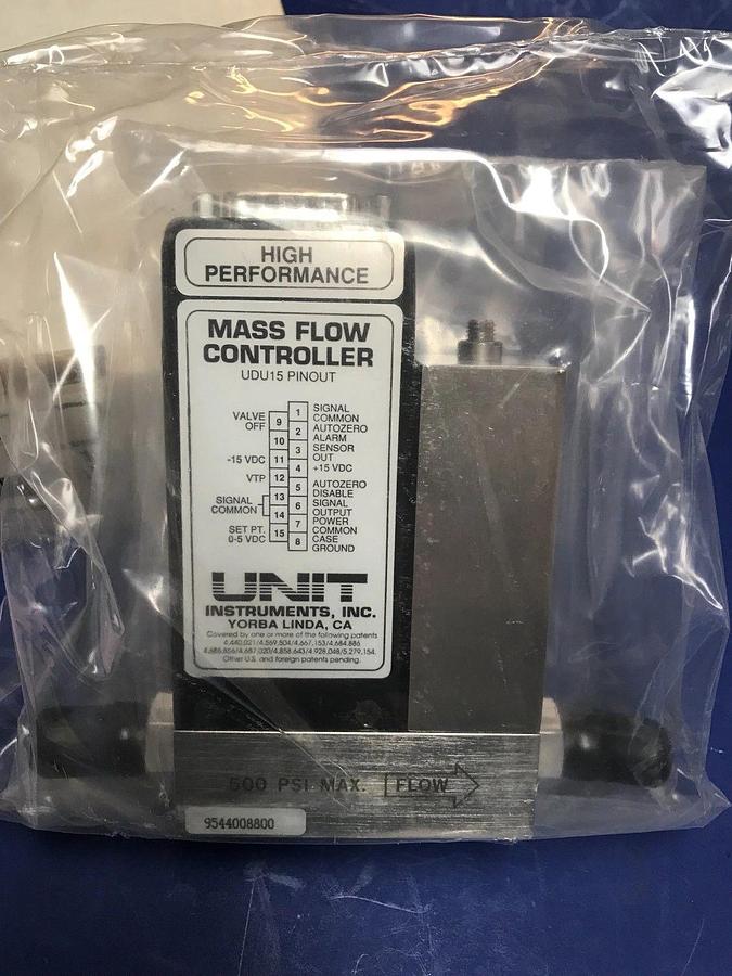 Used Unit UFC-1100A Mass Flow Controller He, 3 SLM, 15 Pin D-Connector Refurbished