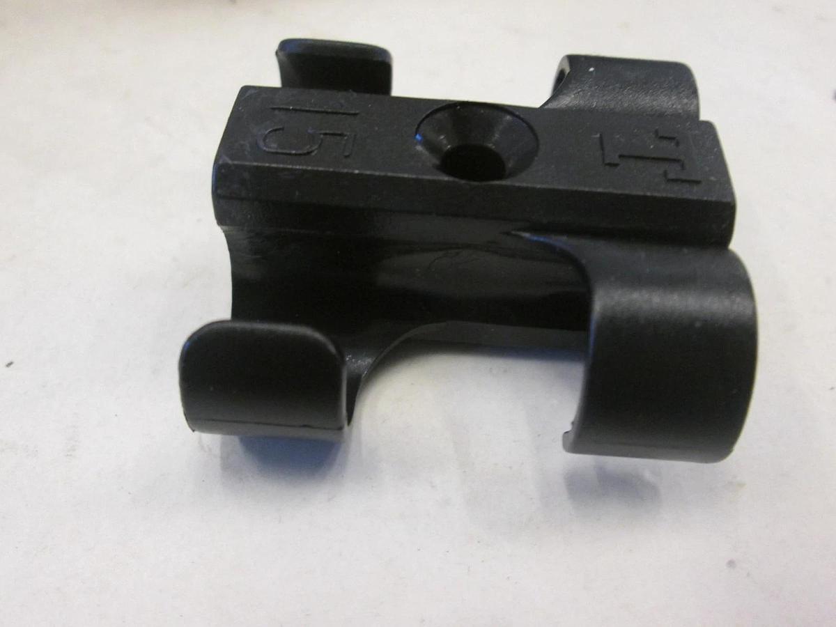 RYAN HERCO, 0960-015, TUBE HOLDER, 5/8" plastic T-Clip, New Lot of 117