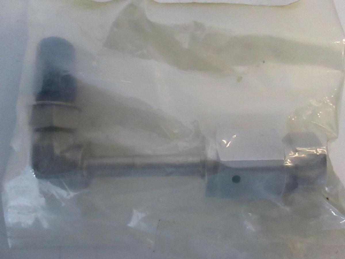 Used AMAT, 0050-10033-B, FTG 90DEG 7/16-20 TO #1/4VCR ASP, New
