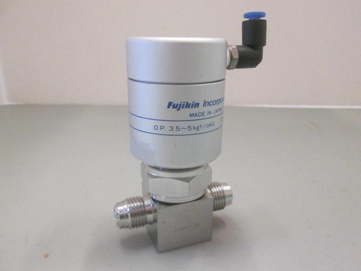 Used Fujikin, 3.5-5kgf, N.O. Pneumatic Valve, 1/4", Used