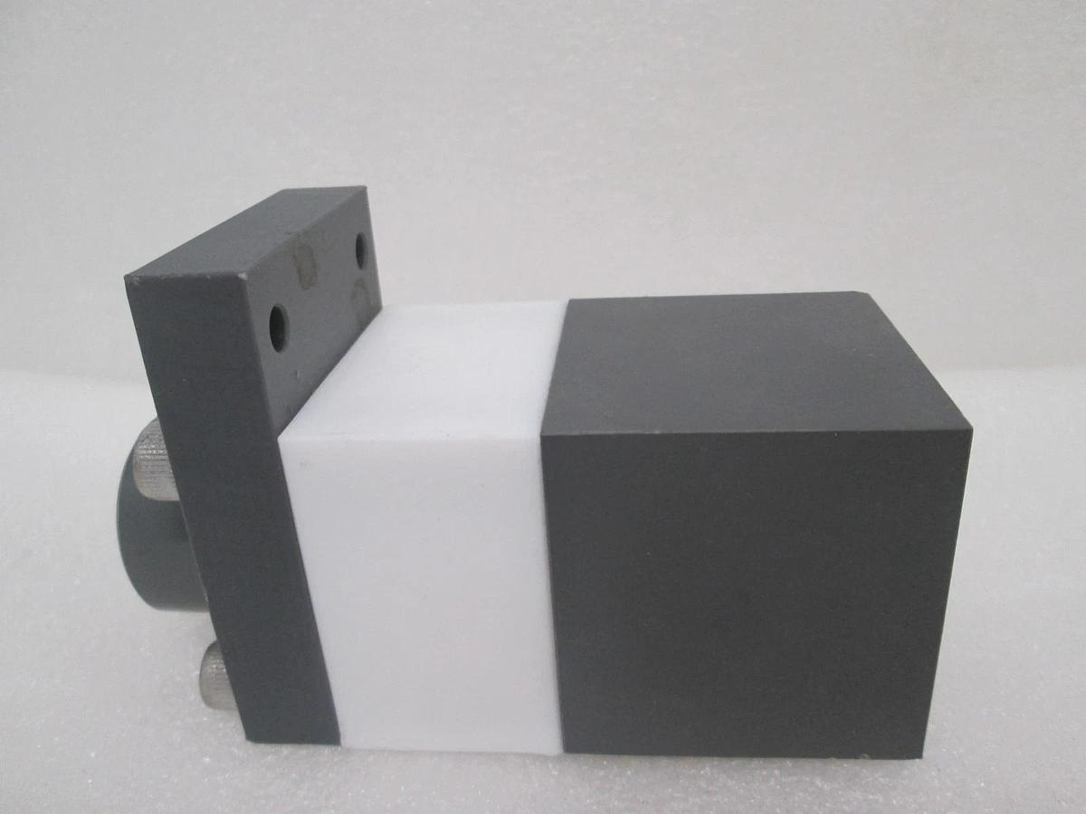 Furon, ACR 2W8P C, Pneumatic Valve, Used