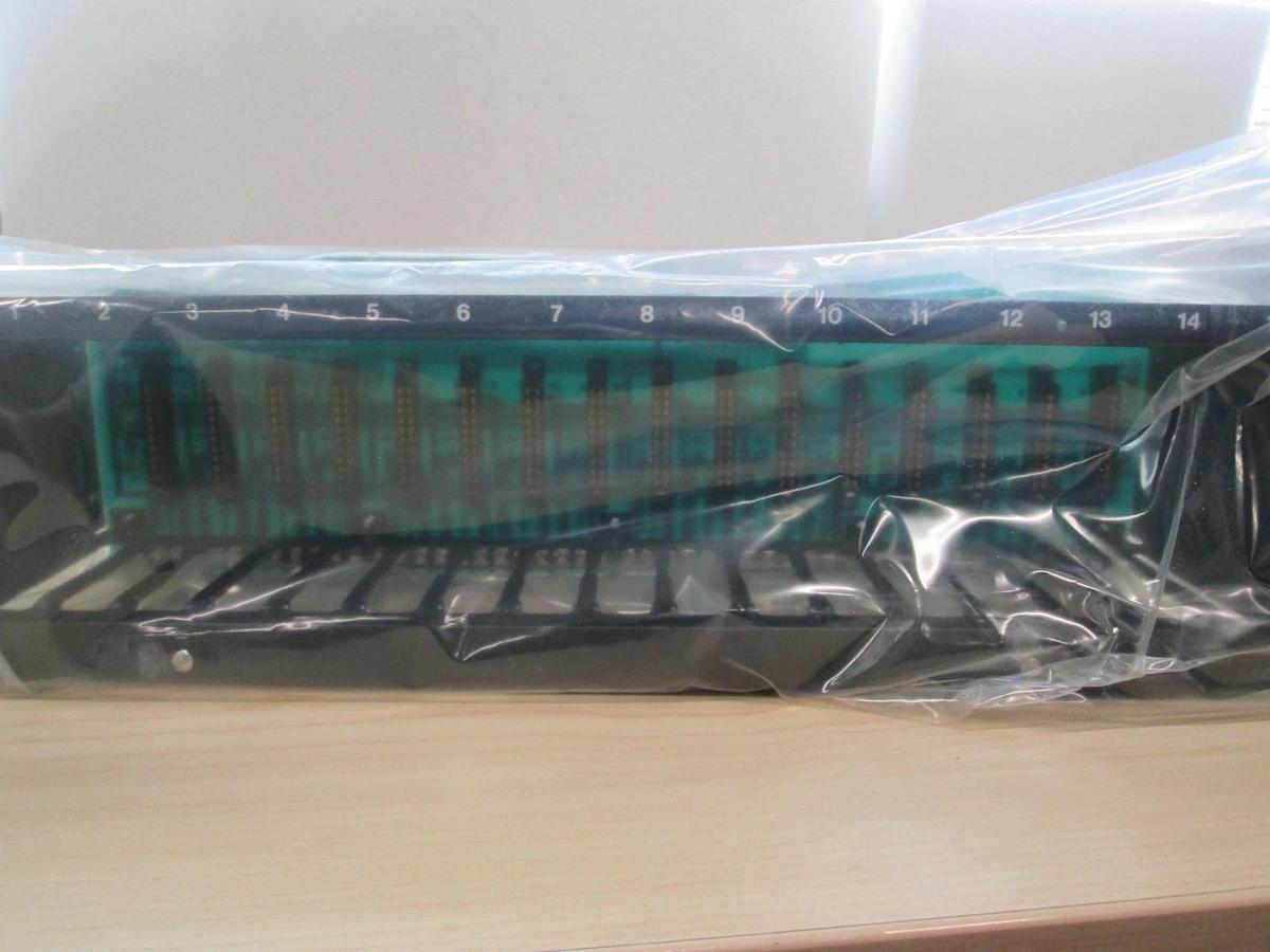 Acromag, Series 1800 PCB Card Cage, 1884-CG-DC w/ Instruction Manual, New