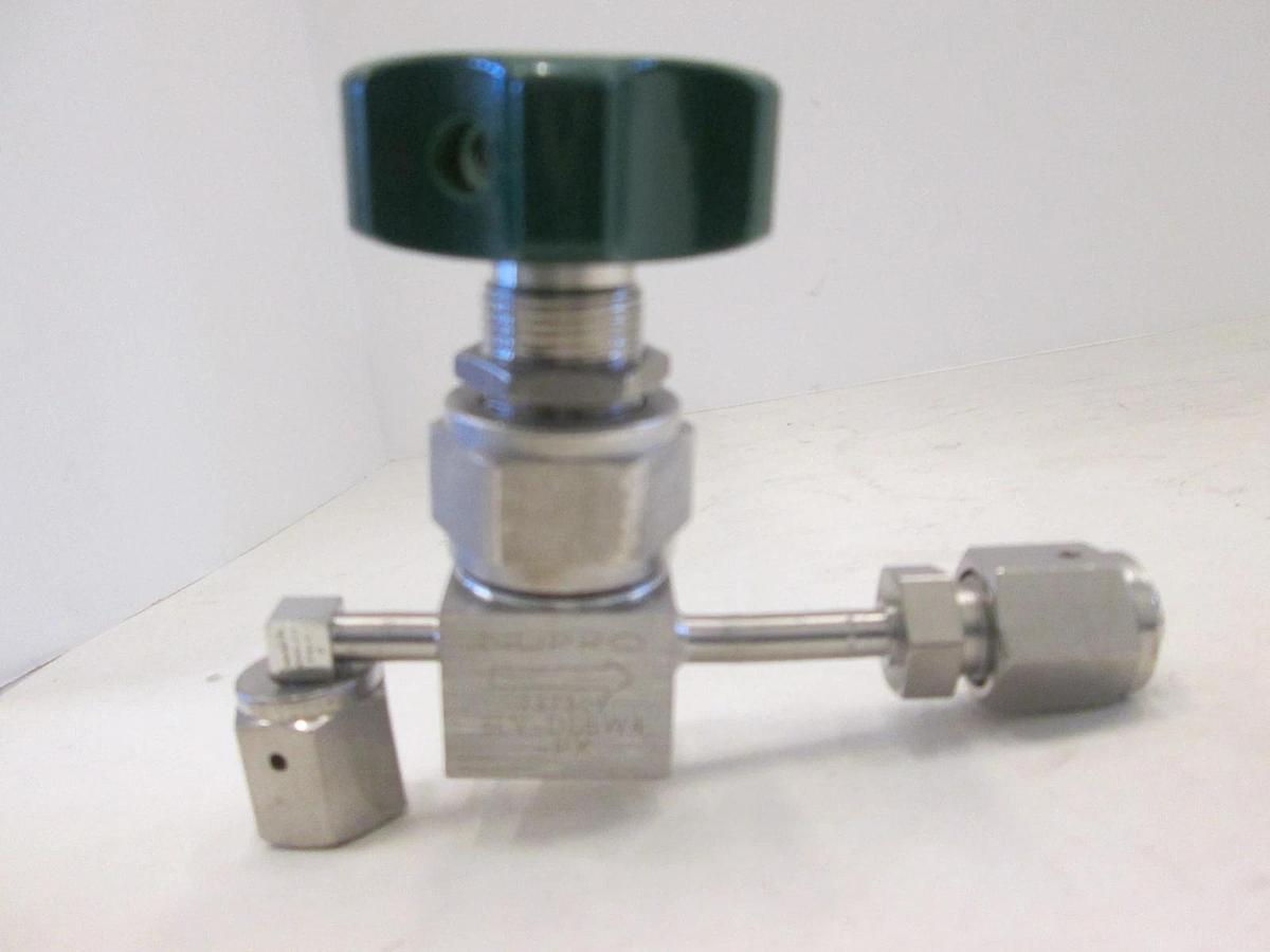 Used Nupro, 6LV-DSBW4-PX, High Purity Sealved Valve w/ 90 Deg Elbow, Used