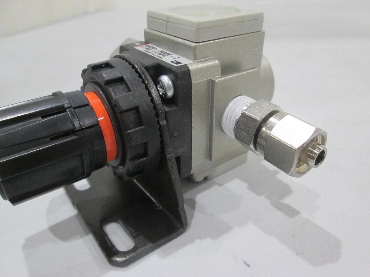 Used SMC, AR20-N02E-Z, Regulator Assy w/ Gauge, Used