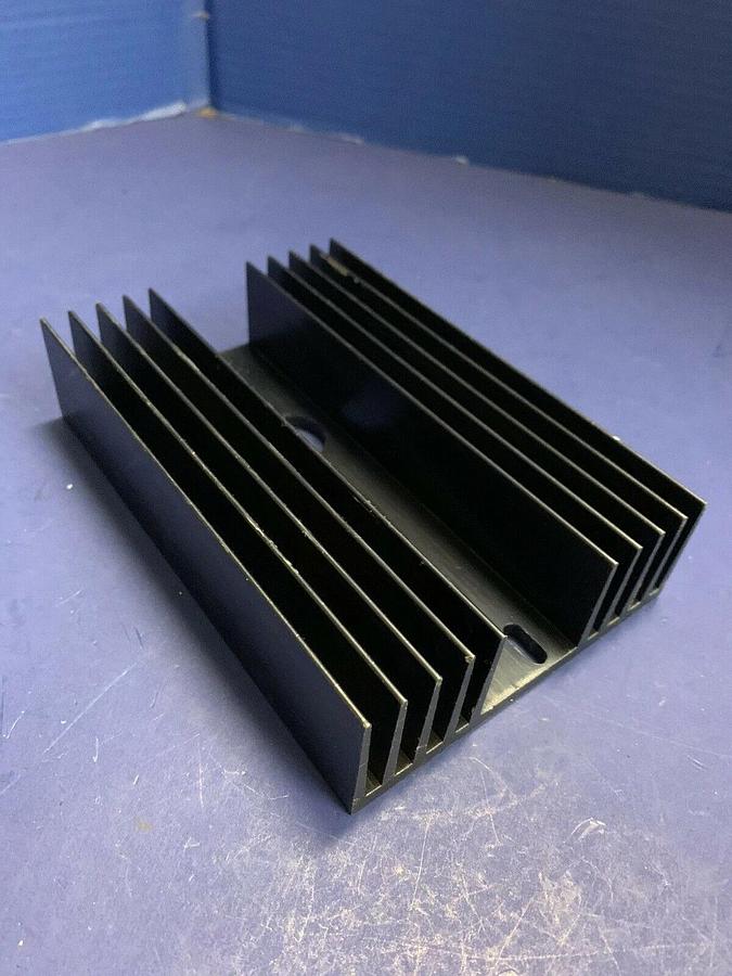 Used Aluminum heat sink extrusion Wakefield SCR Heat Sink 4" x 6", Used