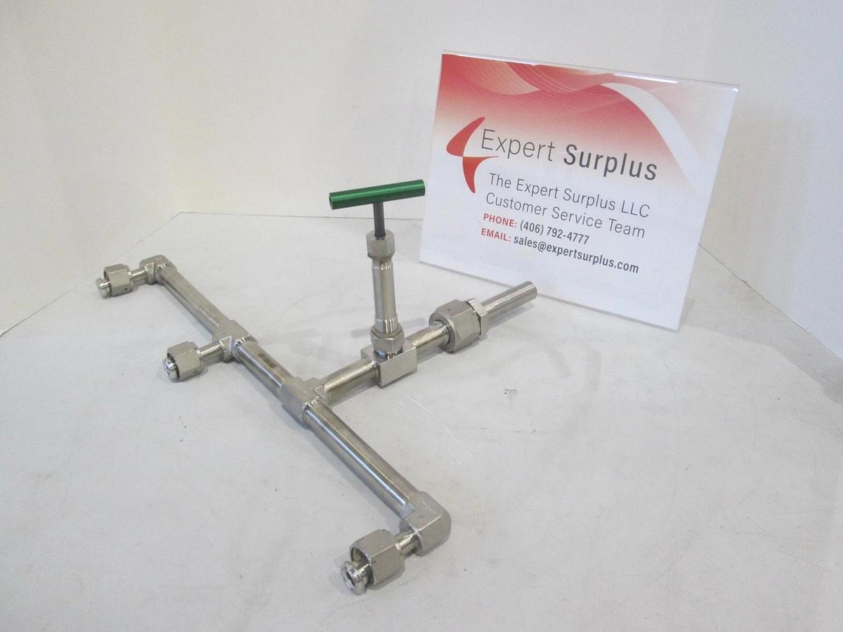 Used Swagelok, SS-8UK-TQ3-SC11, Manual Green Valve, 1" 4 Port, Used