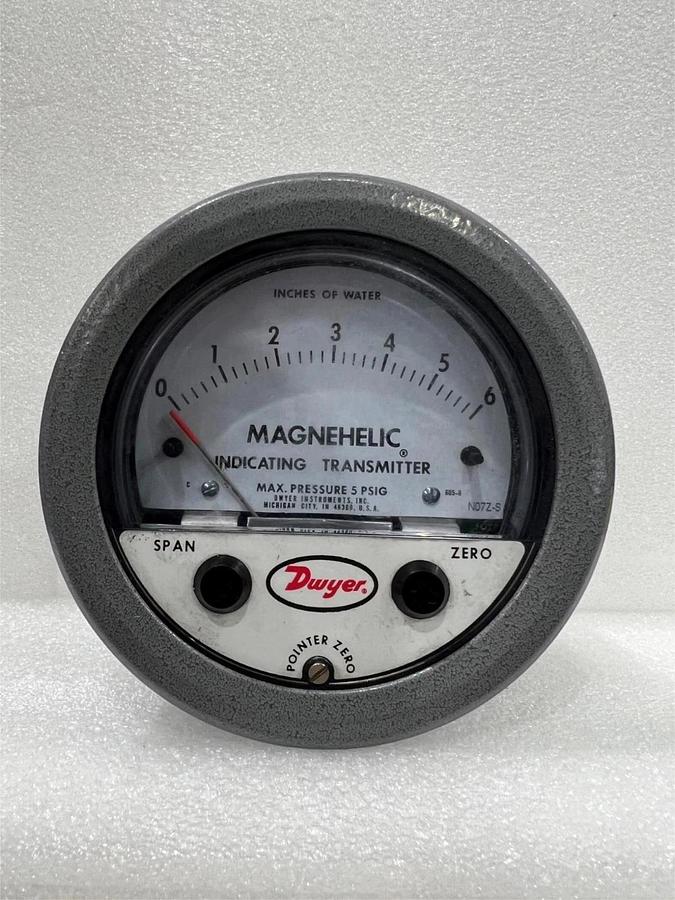 Used Dwyer, Magnehelic Pressure Gauge, 0-6”, 605-S, Used