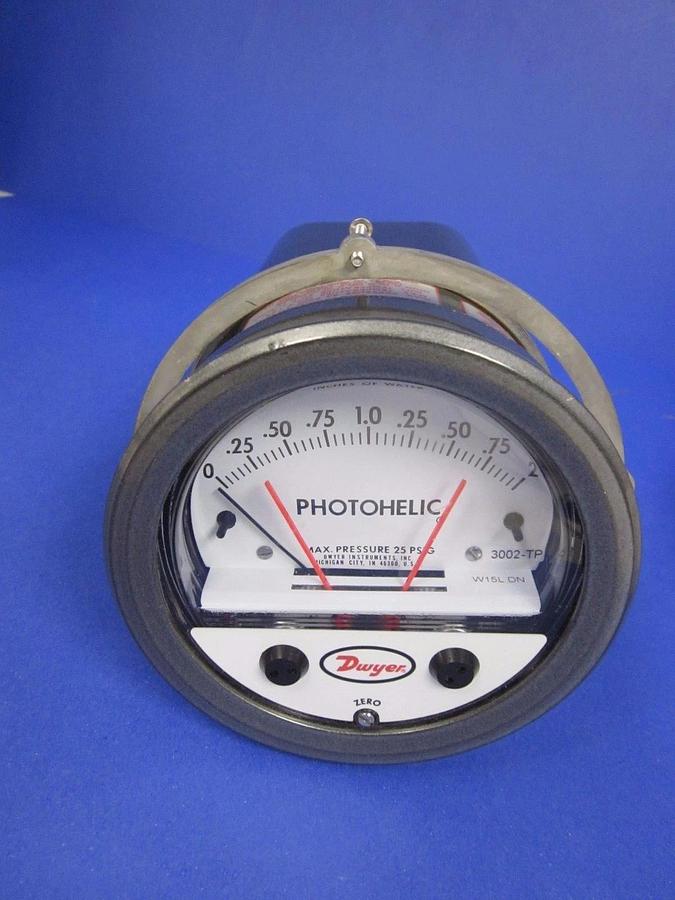 Used Dwyer 3002-TP Photohelic Pressure Switch/Gage, 0-2.0" of Water, Used