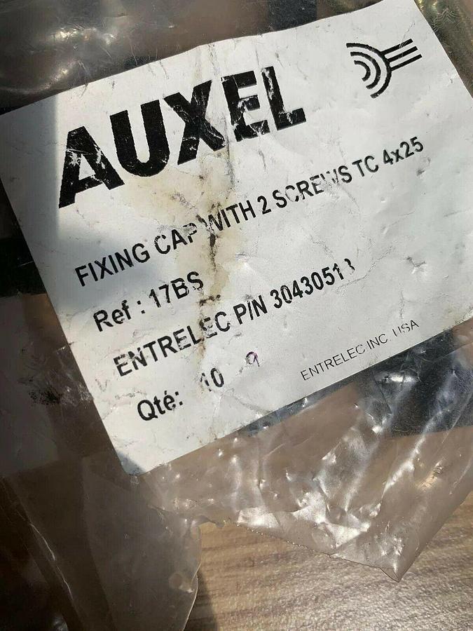 Entrelec 17BS Fixing Cap with Screws, Lot of 30