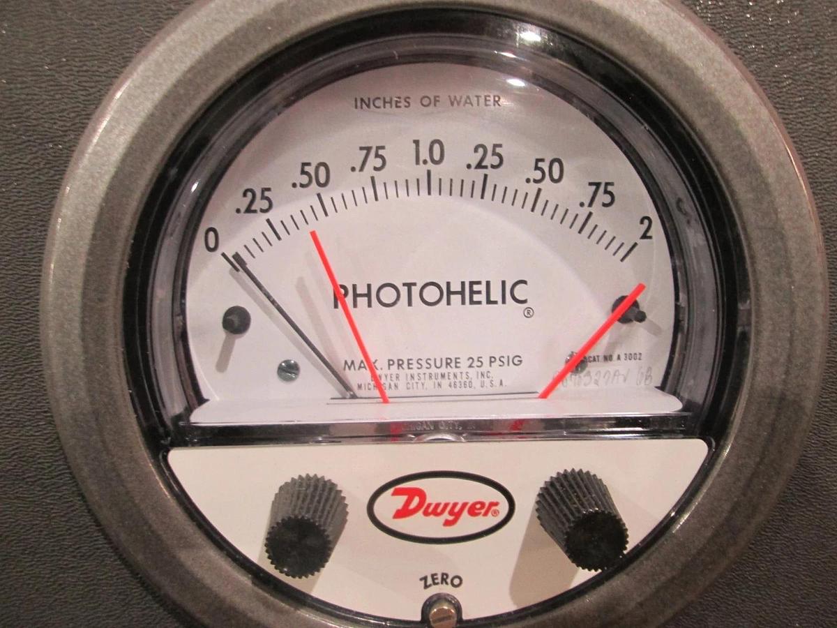 Used Dwyer, Photohelic A 3002 Panel Assy, 0-2 Inches of Water, 25 PSIG, Used