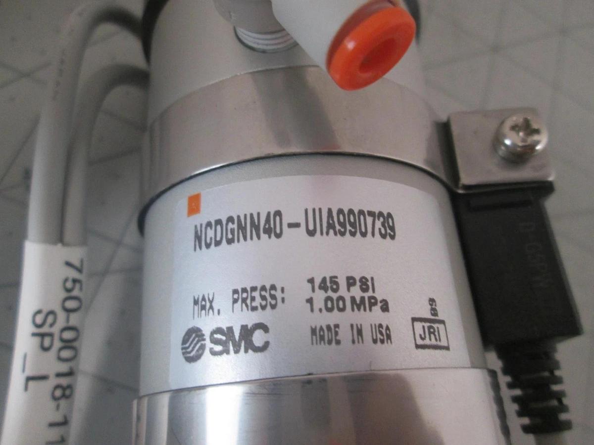 SMC, NCDGNN40-VIA990739, Pneumatic Cylinder w/ Connector, New