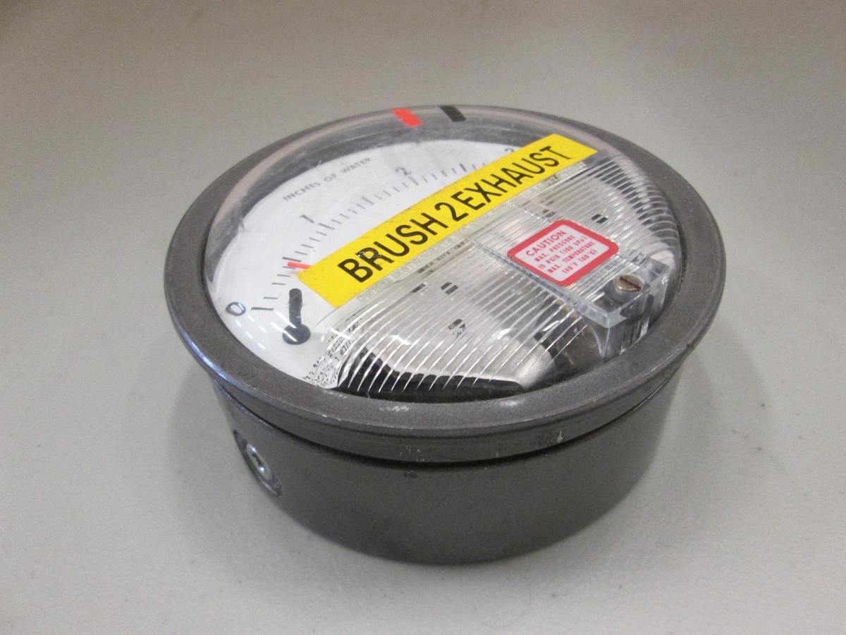 Used Dwyer, Magnehelic Pressure Gauge 0-3", 2003, Used