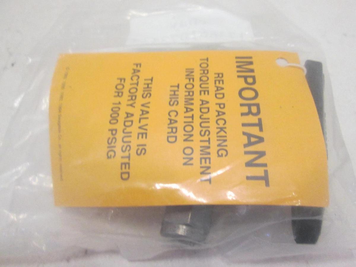 Whitey, SS-43XS4-S4-M4, VALVE, 3 WAY,1/4MNPTX1/4ODT SS, New