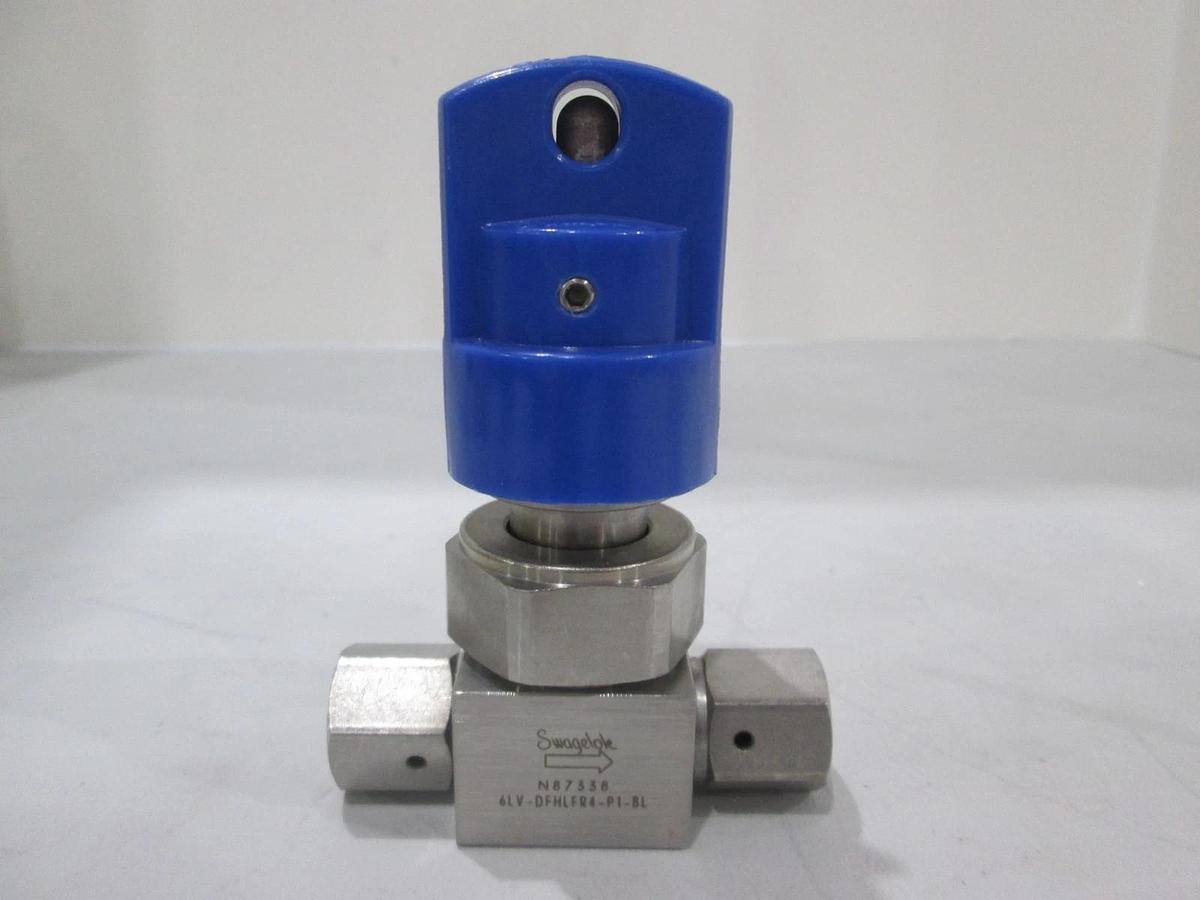 Used Swagelok, 6LV-DFHLFR4-P1-BL, Blue Manual Valve w/ Lock Out, New