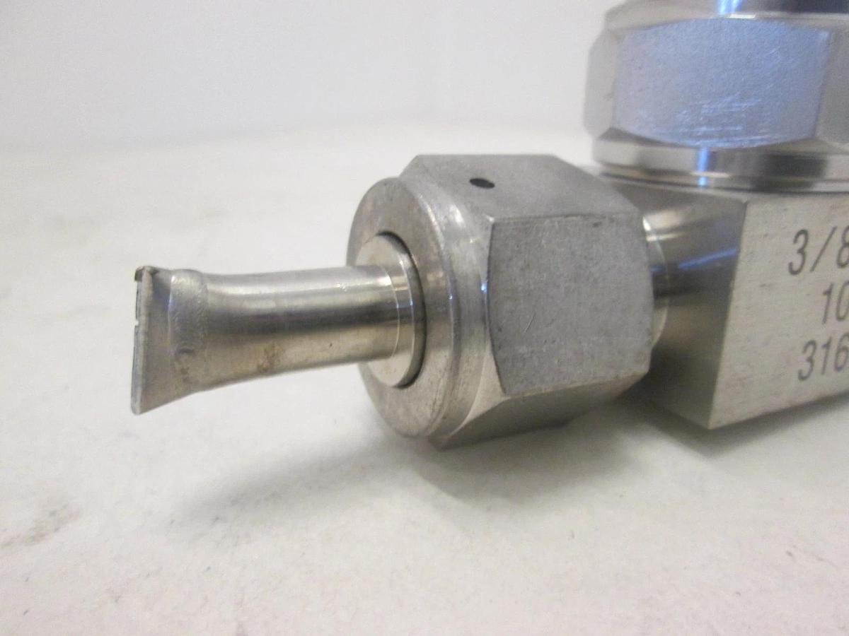 Used Nippon Sanso, 316L 10 K 3/8", Stainless Steel Valve, Used