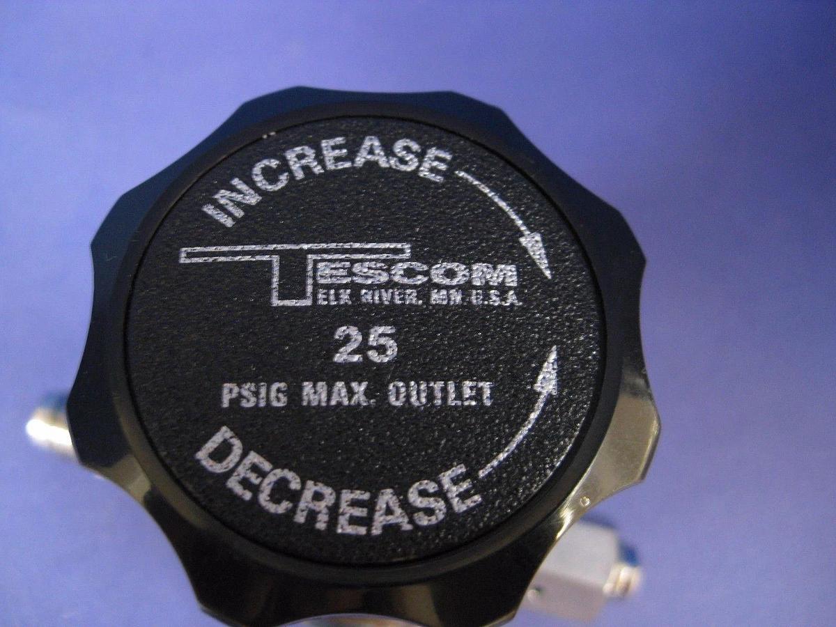 TESCOM  REGULATOR 44-2260-941-086, 1/4" FVCR x 1/4" MVCR, 25 psi, New