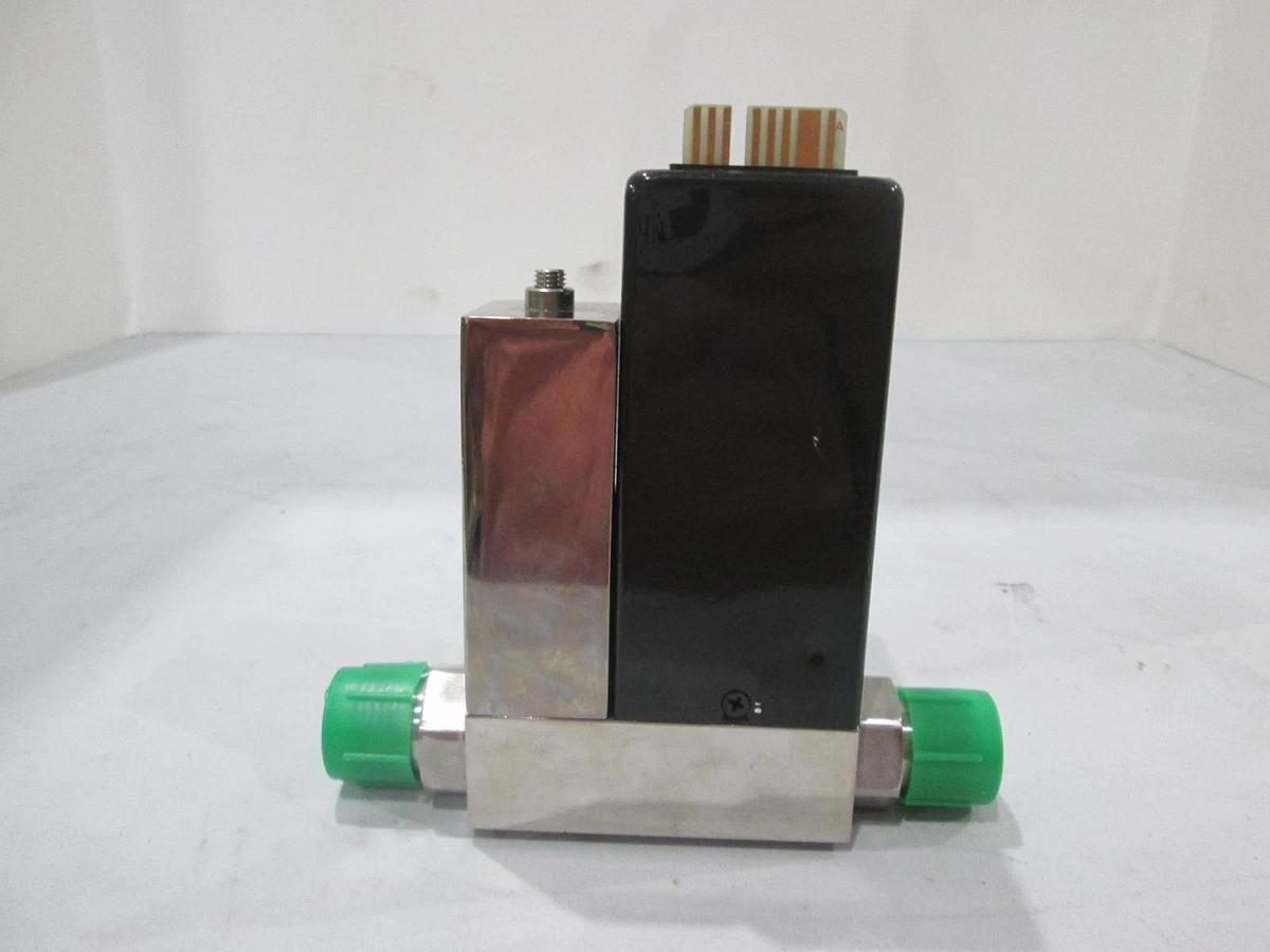 Unit, UFC-1200, He, 5 SLM, Mass Flow Controller, New