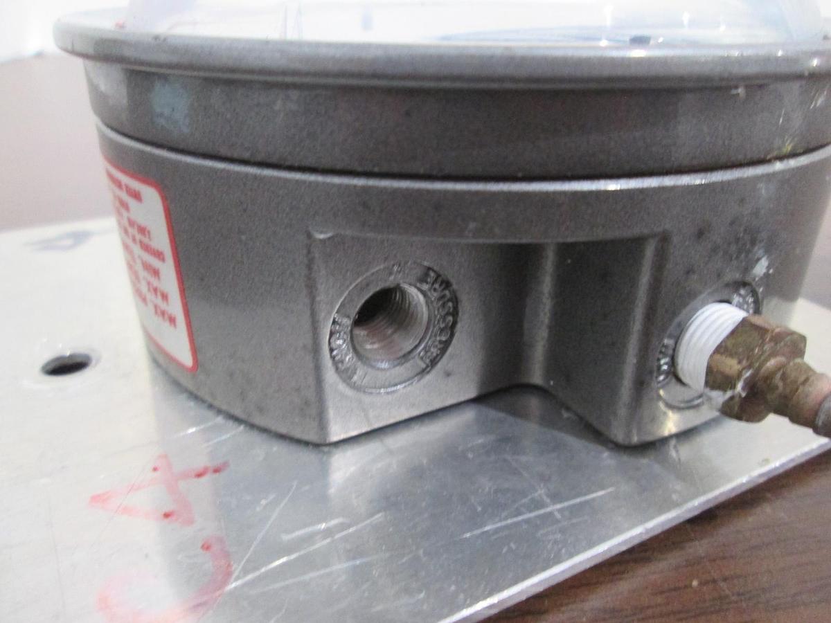 Used Dwyer, Magnehelic, 2002C, Pressure Gauge, 0-2" of Water, Used
