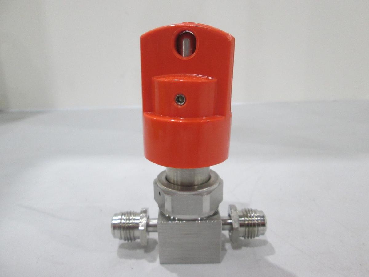 Swagelok, 6LVV-DPHLMR4-P-0R, Manual Valve w/ Lock Out, New