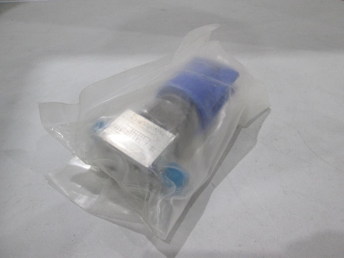 Used Swagelok, 6LV-DFLBW6-P-BL, Manual Valve w/ Lock Out, New