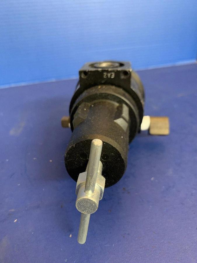 Used Parker 07R213AB Regulator, 250 PSI, Used