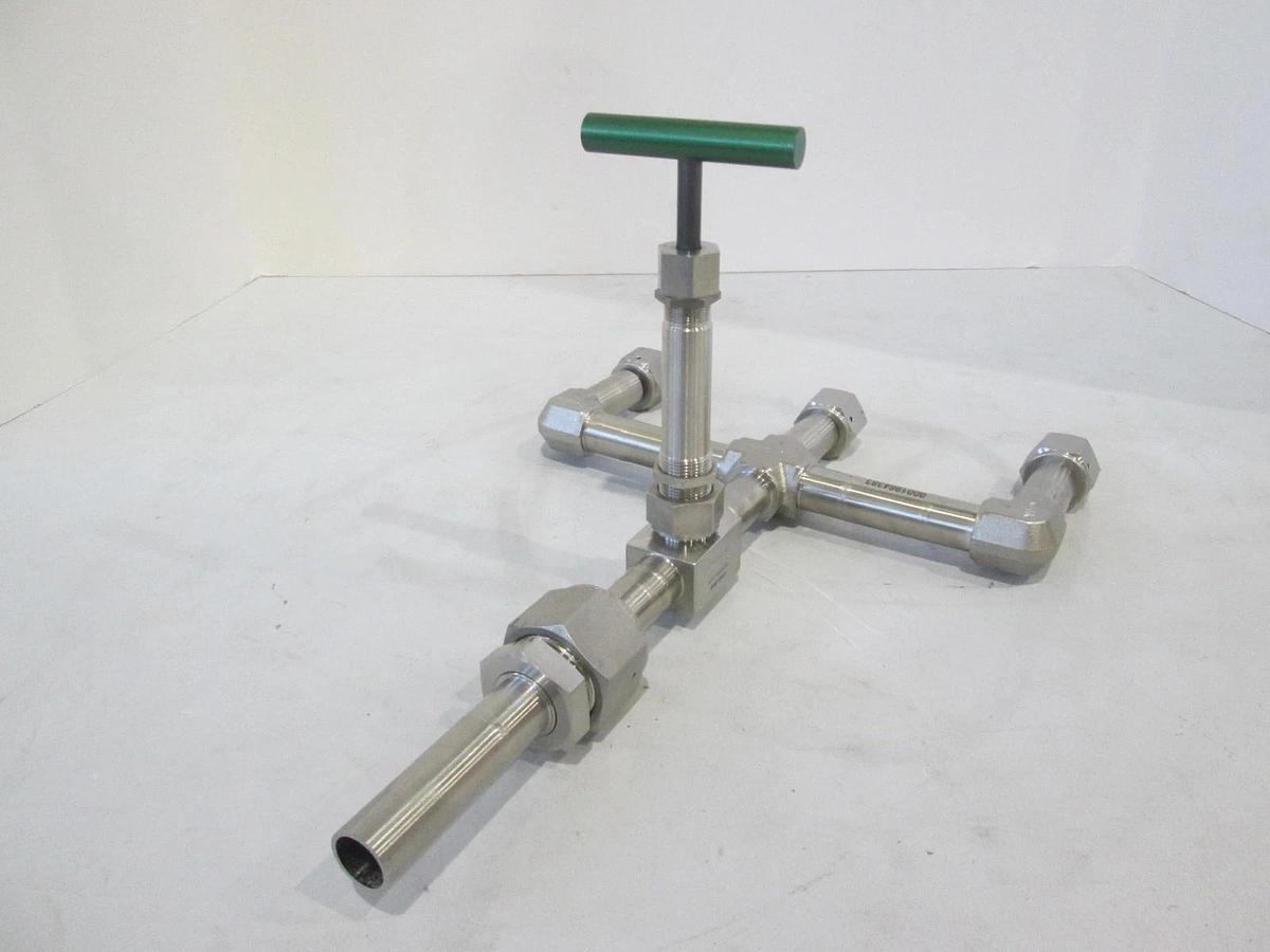 Used Swagelok, SS-8UK-TQ3-SC11, 9" Manual Green Valve, 1" 4 Port, Used