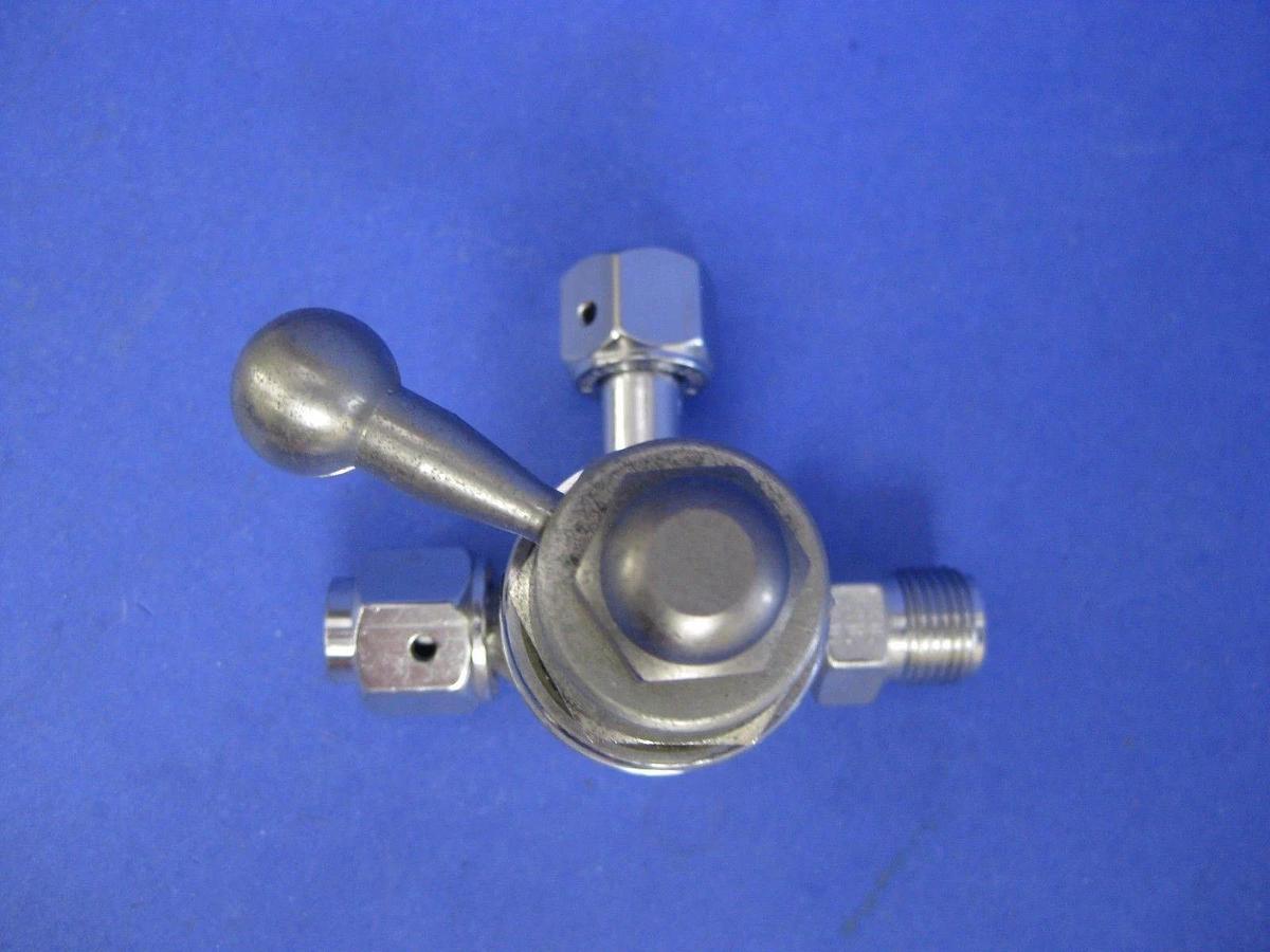 Used Veriflo 032 0029 Valve, 3-Way, Manual Lever, 1/4" VCO, Used