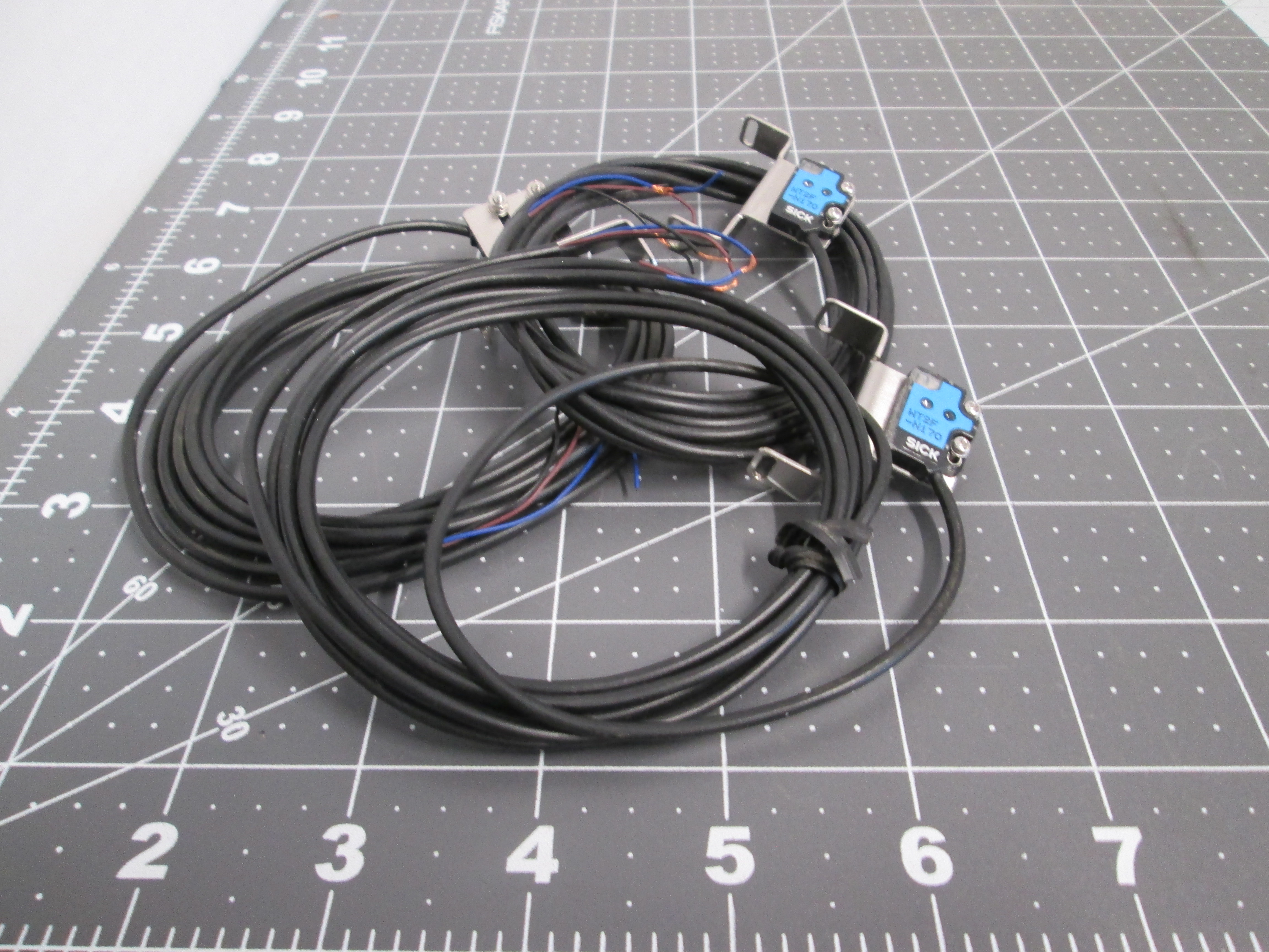 Used SICK WT2F-N170 Miniature Photoelectric Sensor Lot of 3 