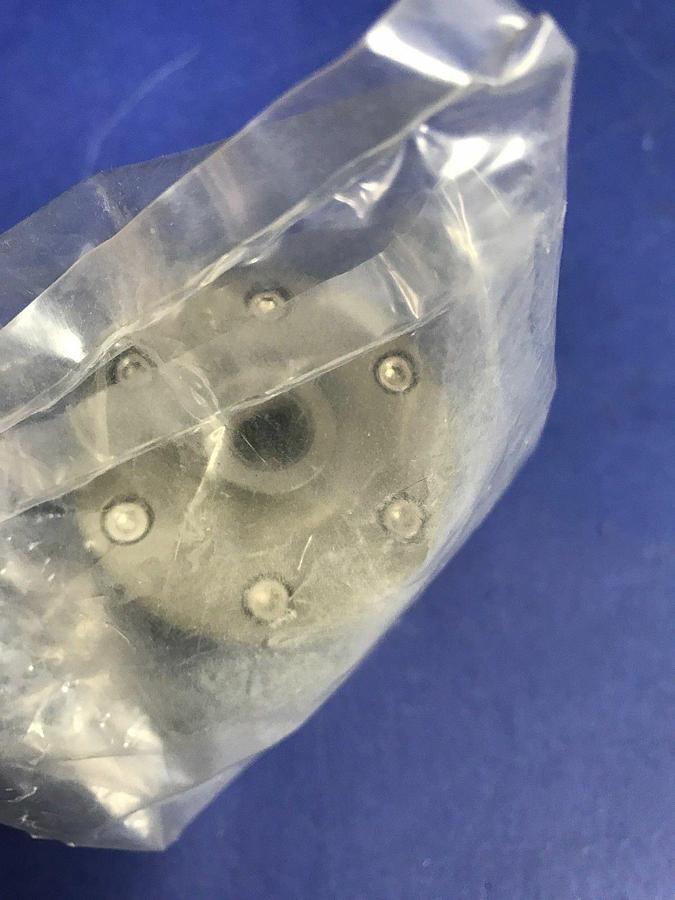 Used Qualiflow ASM Pneumatic 2-Way Test Helium Valve, 3x10(-9) atm.cm3/sec, NO, New
