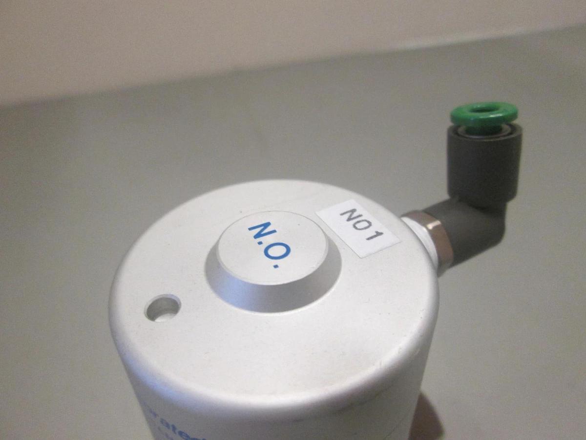 Used Fujikin, 3.5-7kgf, N.O. Pneumatic Valve, 1/2" FVCR, Used