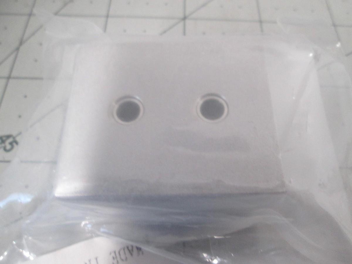 Fujikin, WV-4-20.8, SS Pipe Manifold Fitting Valve Block, New