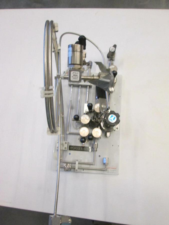 Used Air Liquide High Purity Gas Panel, CGA 330 w/ Pigtail previously used for Hi
