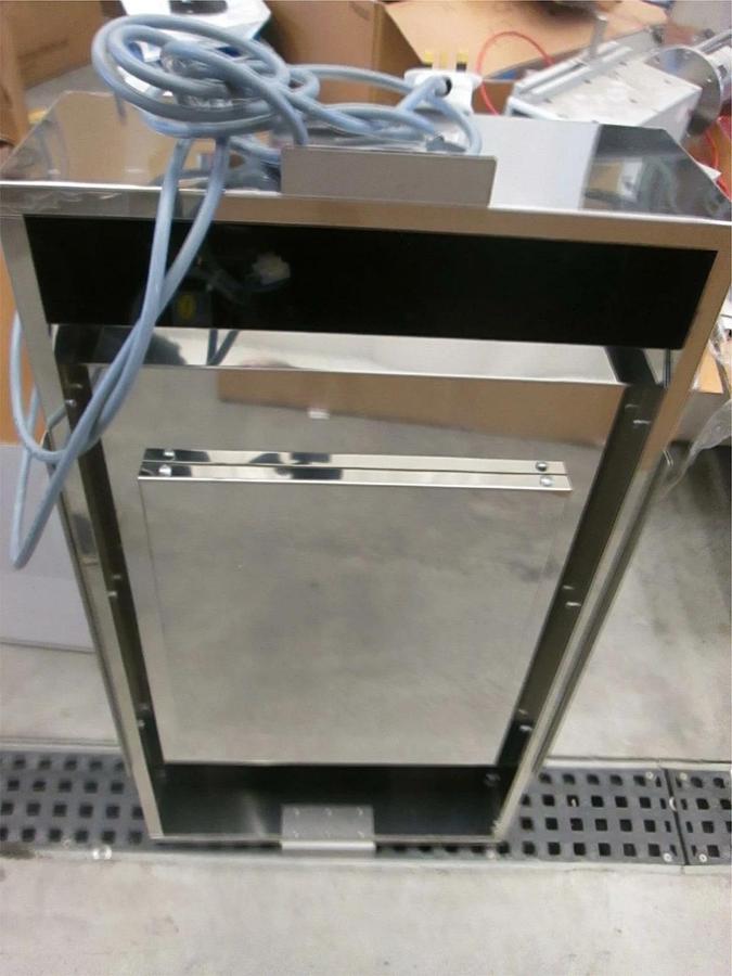 Used AAF International, R2E 225 BD 92 09, AstroFan Fan Filter Unit, Used