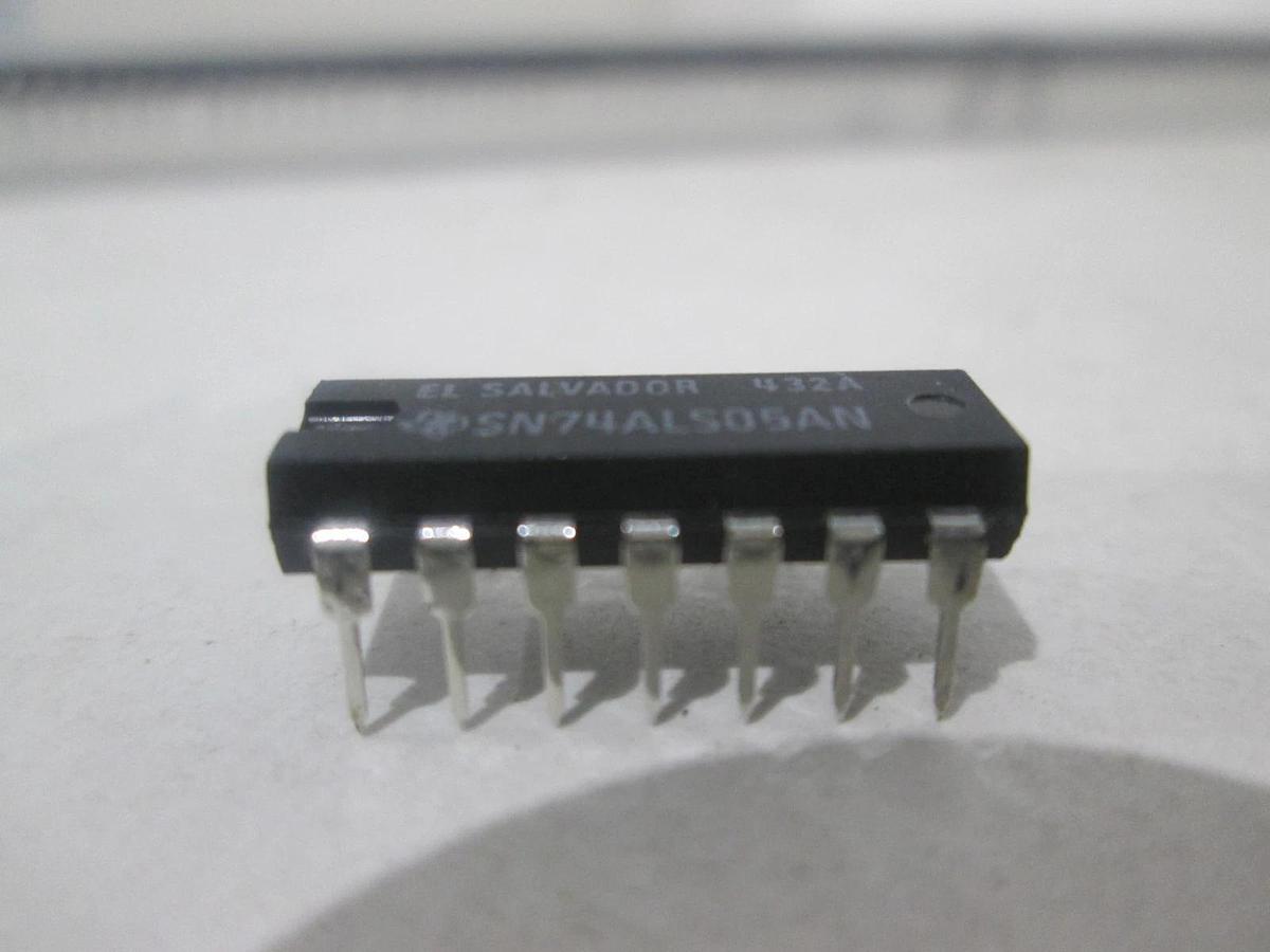 Texas Instruments, SN74ALS05AN, Integrated Circuit, New, Lot of 19