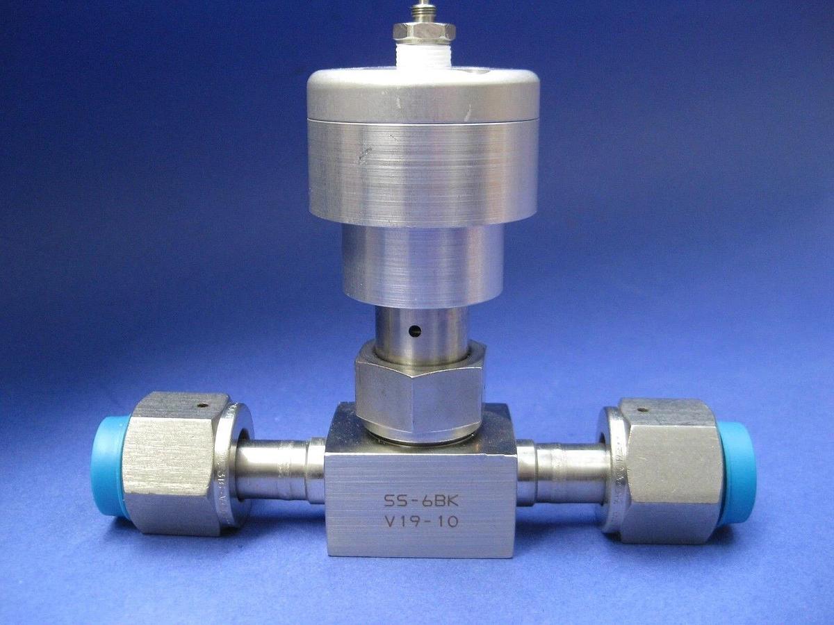 Used Swagelok SS-6BK-V19-1O Bellows Sealed Valve w/ NO Actuator, 1/2" FVCR, Used