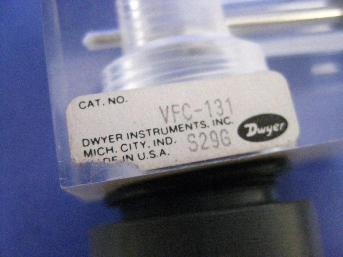 Used Dwyer VFC-131 Visi-Float Flowmeter, 100-700 LPM Air, Used