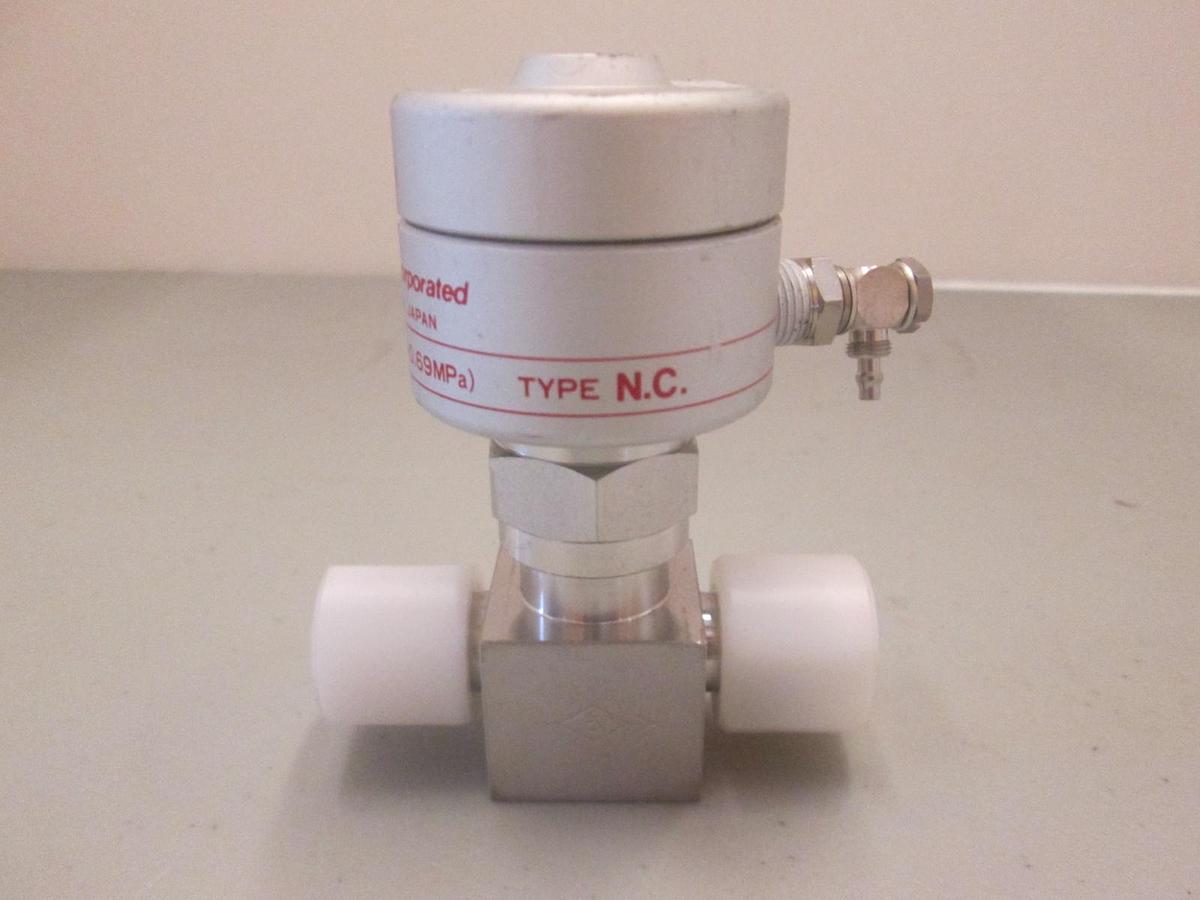 Used Fujikin Mega-Mini, 3.5-7kgf, Pneumatic Valve, 1/4", Used